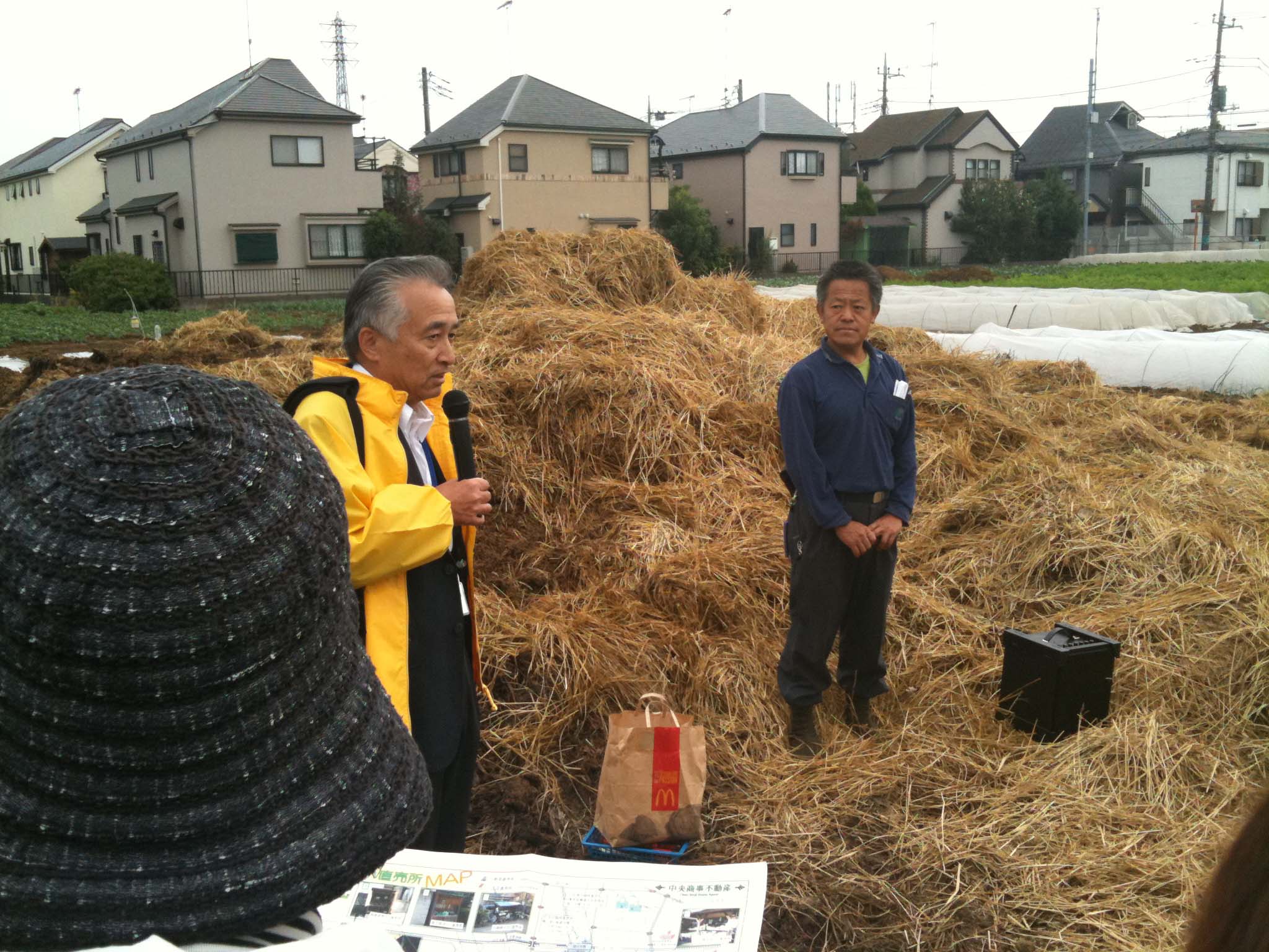 説明する大竹道茂さん（江戸東京・伝統野菜研究会）